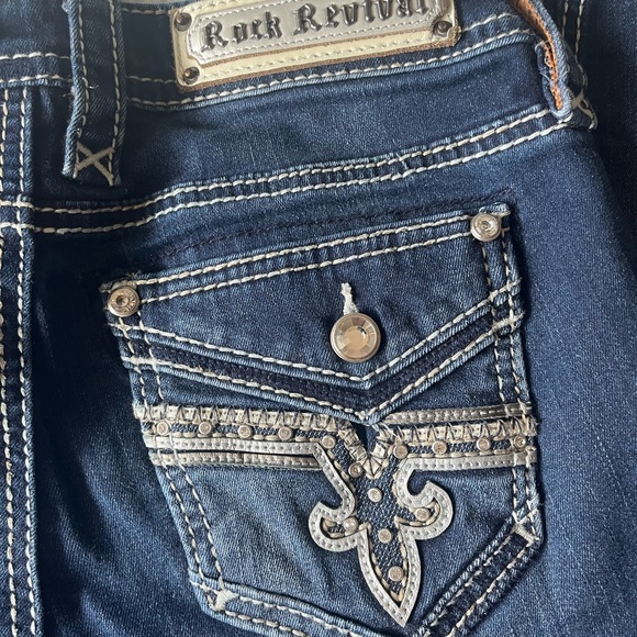 Skinny Rock Revival Dark Wash Jeans✨ - Picture 2 of 10